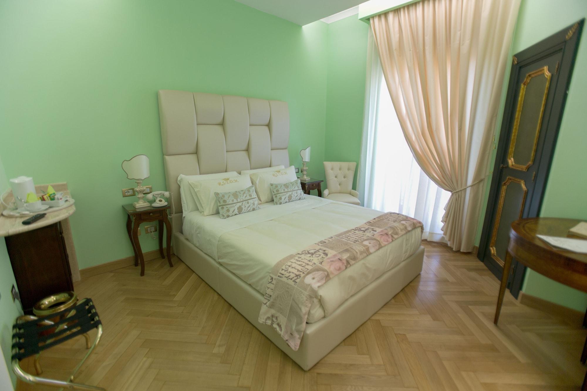 Royal Trinità Dei Monti Hotel 4*