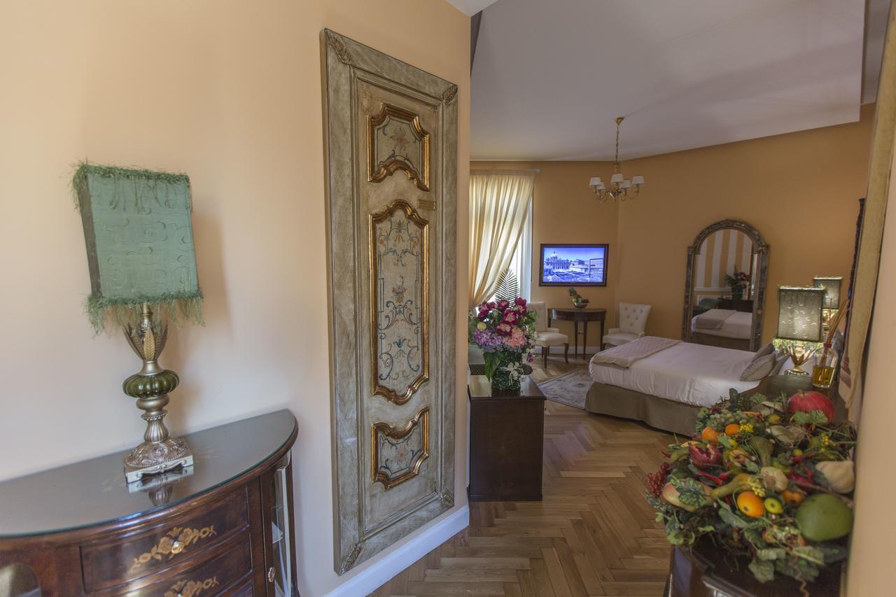 Royal Trinità Dei Monti Hotel 4*
